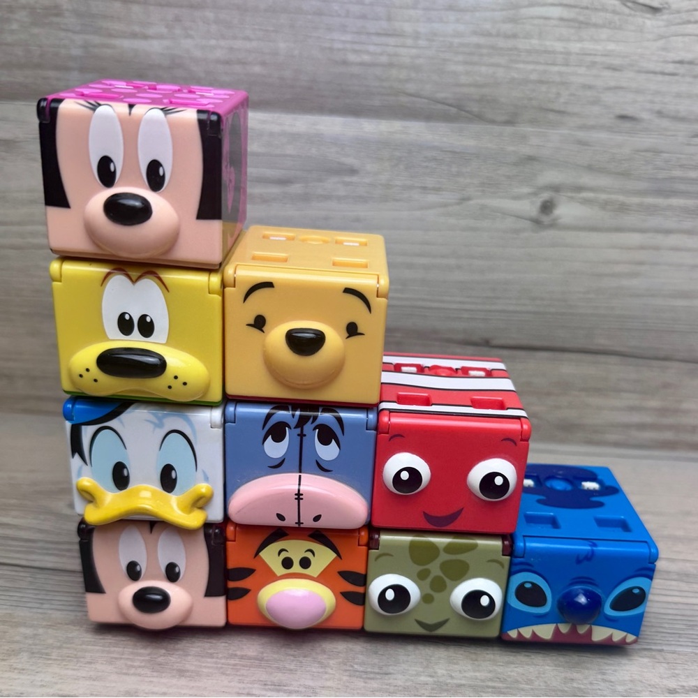 Disney Cubee Musical Stacking Cubes Exclusive Toy complete set of 10
WORKS